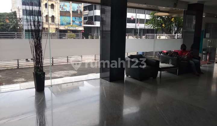 Gedung.bagus di Jakarta Pusat 6 Lantai