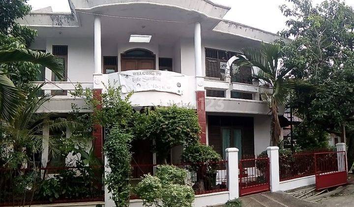 RUMAH DENGAN TAMAN ASRI DAN LUAS DI KEBON JERUK JAKARTA BARAT 1