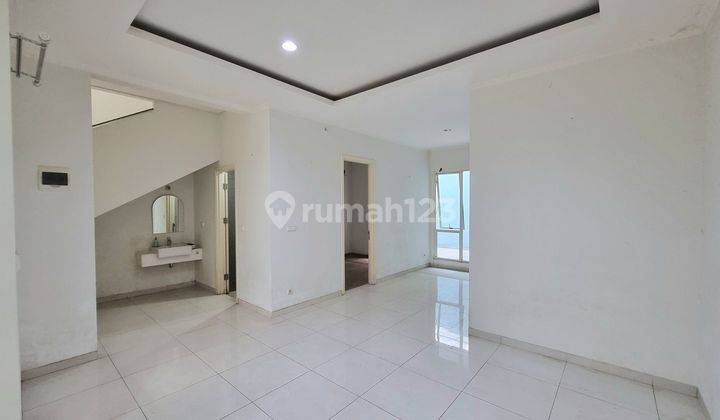 Rumah 2 Lantai Sebelah Club House Di Alam Sutera. Row Jalan Besar Boulevard Cluster Leora  1