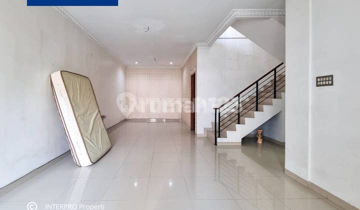 2.5-Story Ready-to-Occupy House for Sale in Puri Indah 2