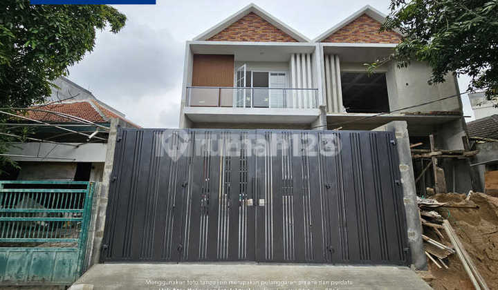 Rumah 2.5 Lantai Brand New Dijual Di Sunrise Garden