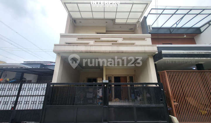 3.5 Story Semi-Furnished House for Sale in Metro Permata 1