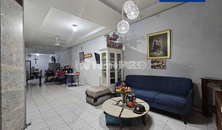 Rumah 1.5 Lantai Dijual Di Taman Aries Jalan Boulevard 1