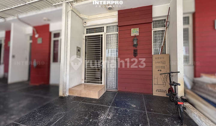 Ready-to-Occupy 2-Story House for Sale in Green Lake City, America Cluster 2