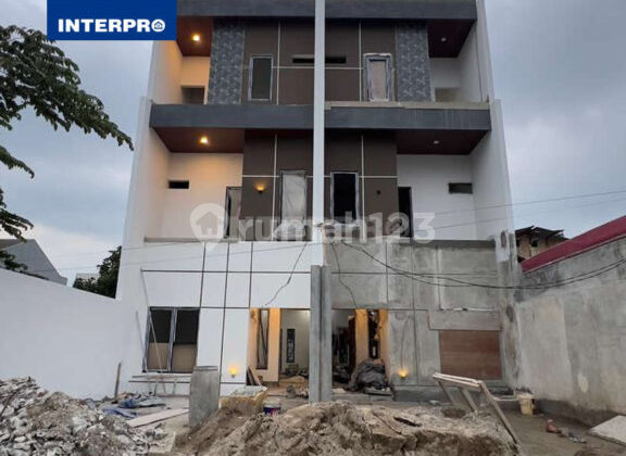 Rumah Brand New 3 Lantai Dijual Di Kavling Dki Meruya