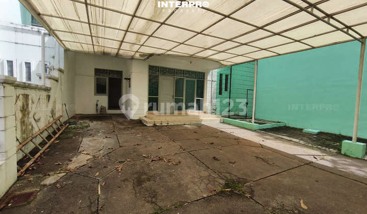 Rumah 2 Lantai Dijual Cocok untuk Bangun Ulang atau Renovasi di Taman Villa Meruya 2