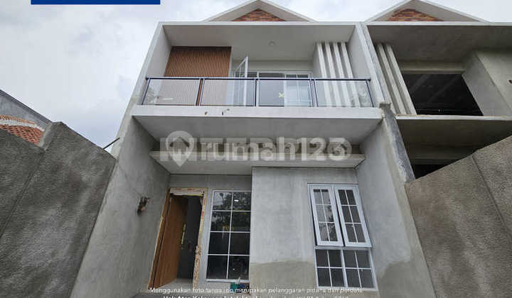 Rumah 2.5 Lantai Brand New Dijual Di Sunrise Garden 2