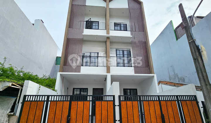 Rumah Brand New Minimalis 3 Lantai Dijual Di Taman Ratu