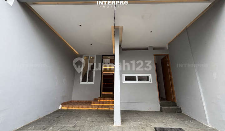 Rumah Brand New 3 Lantai Semi Furnish Siap Huni di Duri Kepa 2