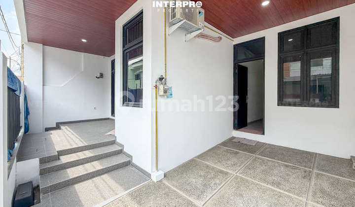 3-Story House for Sale Ready to Occupy in Puri Indah 2