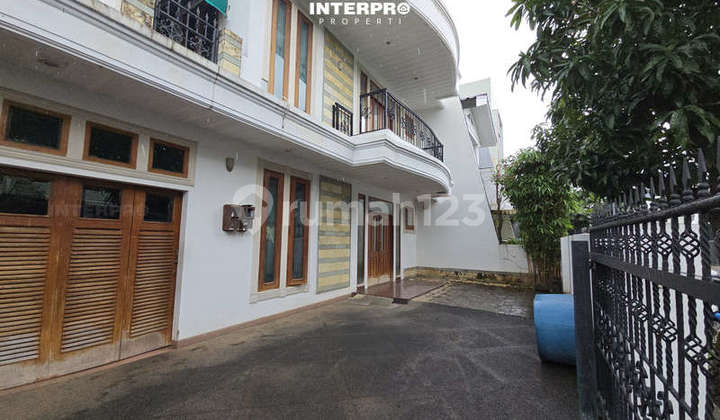 Rumah Hook 2 Lantai Dijual di Taman Permata Buana