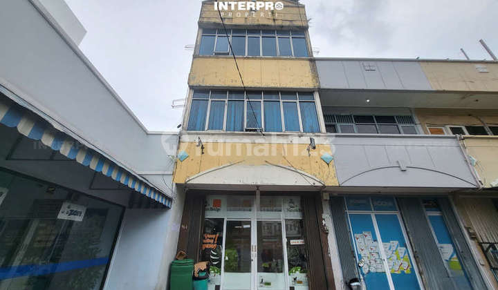 3.5-Story Shop House in Strategic Location for Sale, Srengseng, West Jakarta