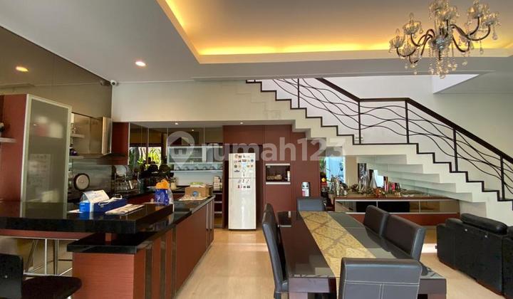 Luxurious 2-Story Singgasana Pradana House in Bandung City 2