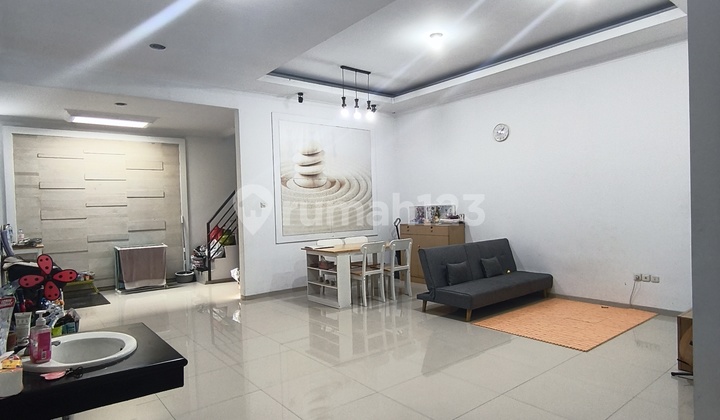 FOR SALE 1ST FLOOR HOUSE TAMAN HOLIS INDAH 1