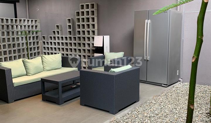 JUAL RUMAH 1 LANTAI,FULL RENOVASI TAMAN HOLIS INDAH 2