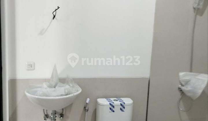 Yes 203*new American House (3 Floors) Pondok Tjandra* Yes 203*new American House (3 Floors) Pondok Tjandra*