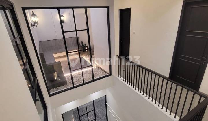 R68brand New Colonial Modern Di Kertajaya Indah