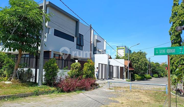 R59baru Gres Hook Modern House Gayung Kebonsari 2