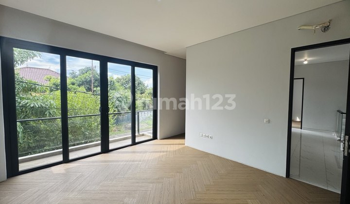 Micbaru Gress‼️*rumah Gayung Kebonsari Style Modern Scandinavian*✅dekat Masjid Agung, Polda Jatim, Al Hikmah✅master Br Terang Cahaya Dari 2 Sisi + Balkon Luas 2