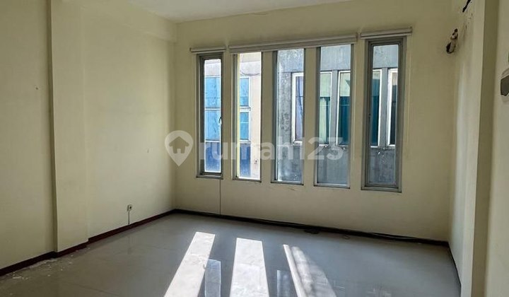 For Sale: Tj21 Shop House, Direct Access to Main Road, Well-Maintained, Located in Surya Inti Complex 2