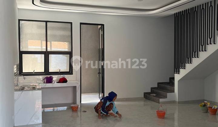 R164brand New Minimalis Di Manyar Tirtoyoso Surabaya 2