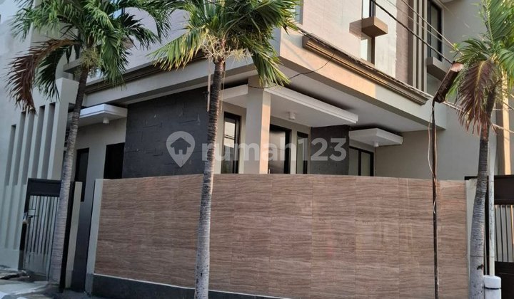 Ssn - Ready-to-Use House for Sale *new Gres Sutorejo Prima* 2