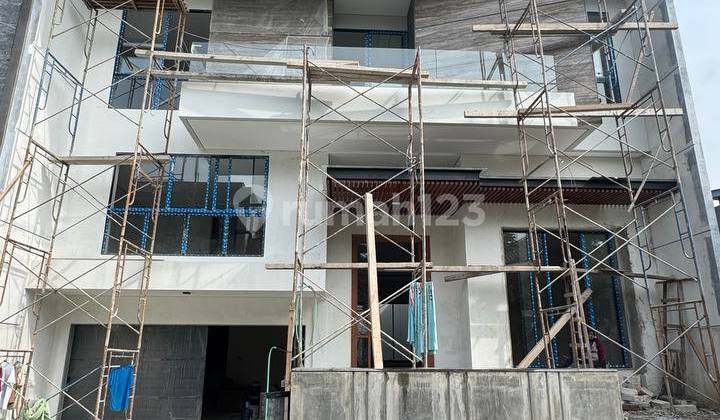 Mic Baru Gress Mewah Luxury‼️*rumah Pakuwon Indah Split Level 2.5 Lantai*