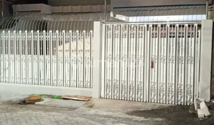 R165 for rent Ready-to-Occupy House in Tambak Jati (near Suwandi Hospital)