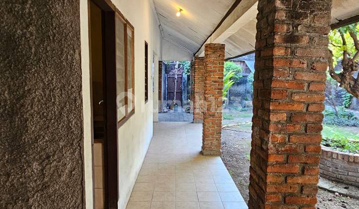 Cheap Monthly Rent‼️ *Commercial House in the Center of Surabaya City*✅Suitable for Cafe/Business‼️