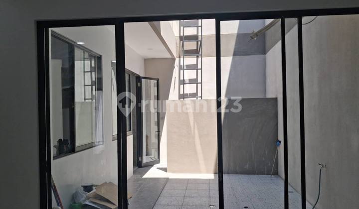 R155brand New Modern Kontemporer Di Manyar Jaya✅ Row 3 Mbl✅ High Spec Building