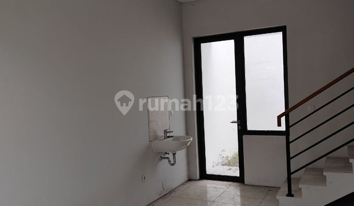 Yes 200*New Pondok Tjandra House Selling at a Loss* 2