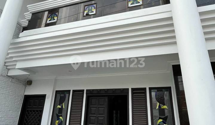 R174 for Sale Large House in Darmo Baru Barat Full Granite✅ Renovated✅ Row 3 Cars R174 for Sale Large House in Darmo Baru Barat Full Granite✅ Renovated✅ Row 3 Cars