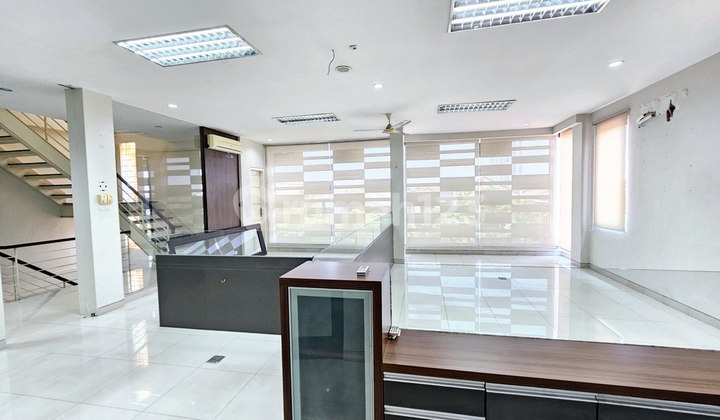 Downtown Commercial Mic‼️ *4-Story Office Building Above 4 Second Road Shop-House Plots on Jl A. Yani/ Ketintang Surabaya*