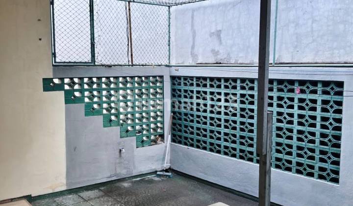 R165 for rent Ready-to-Occupy House in Tambak Jati (near Suwandi Hospital)