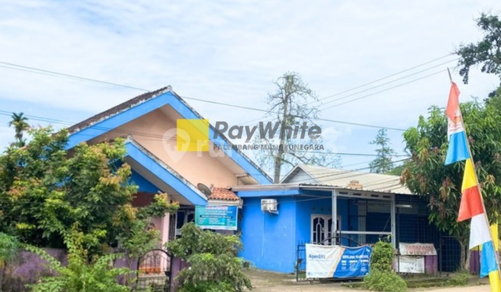 Rumah dan Kios Depan Kantor Camat Talang Kelapa. 2