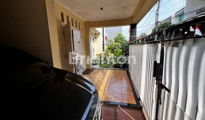 Rumah Besar 2 Lantai Non Furnished Di Jakarta Timur