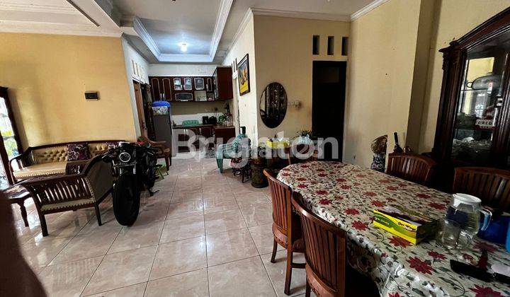 Rumah Besar 2 Lantai Non Furnished Di Jakarta Timur