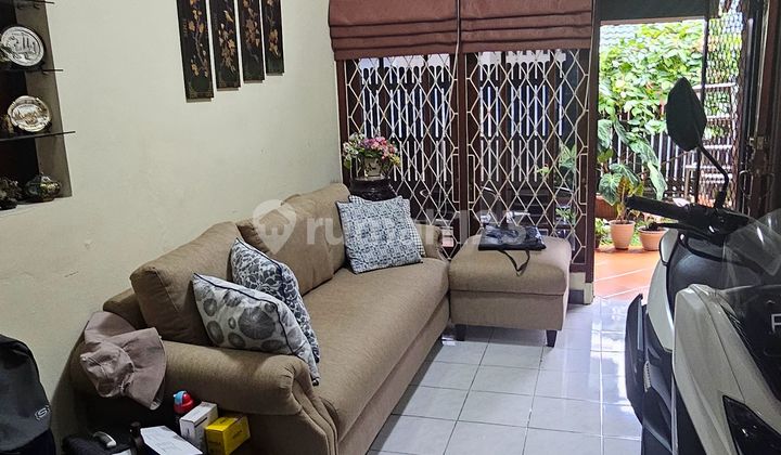 Rumah Cantik.2 Lantai di Taman. Cimanggu. Dekat. Pelayanan Kesehatan 1