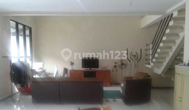 Near Toll Access, Near Health Facilities, 2