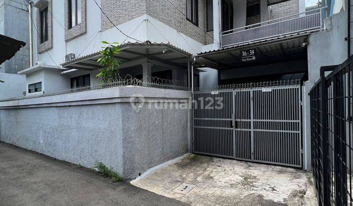 Rumah 2 Lantai Di Tebet Dalam Siap Huni  1