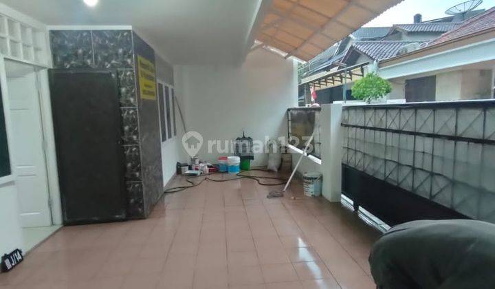 Disewakan Rumah 2 Lantai Di Tebet Timur Dalam 1