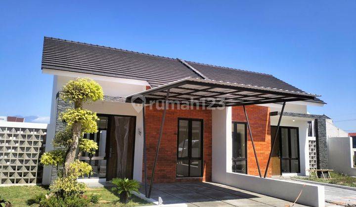 Rumah Modern Dekat Kota Sidoarjo 2