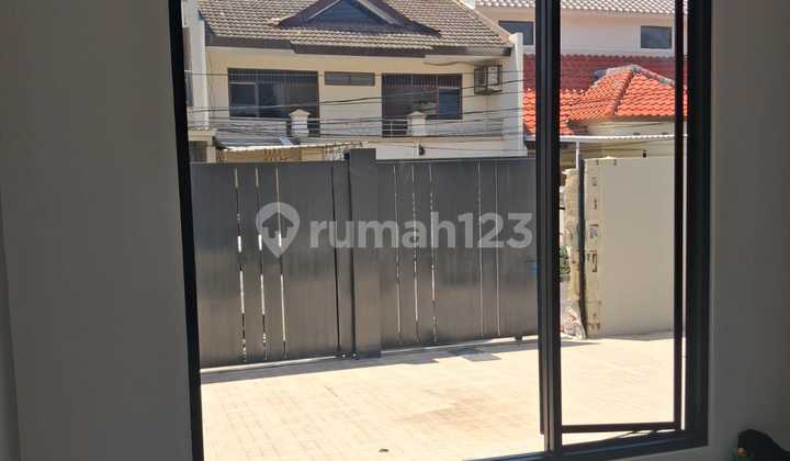 Dijual Rumah Minimalis Modern di Manyar Jaya Dekat ITS 2