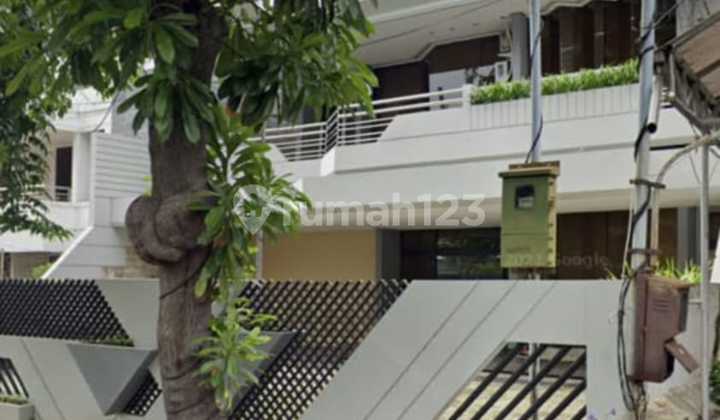 Dijual Rumah Mewah Strategis Jalan Embong Kenongo 1