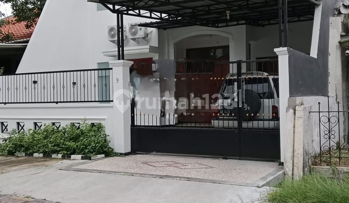 Disewakan Rumah 2 Lt Baru Renovasi Dukuh Kupang Timur 