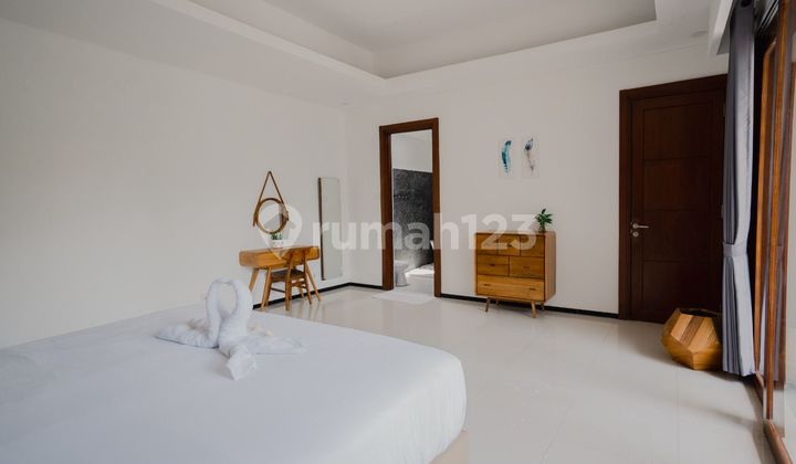 For Sale Luxury Villa in Jimbaran Puri Gading Area 3 Bedrooms