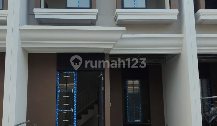 Disewakan Rumah Full Furnish Baru Gress  Eastpoint Regency One