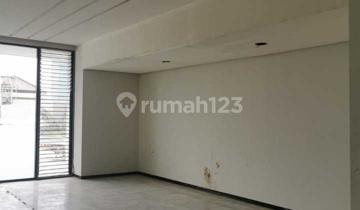 Dijual Rumah Mewah Strategis Jalan Embong Kenongo 2