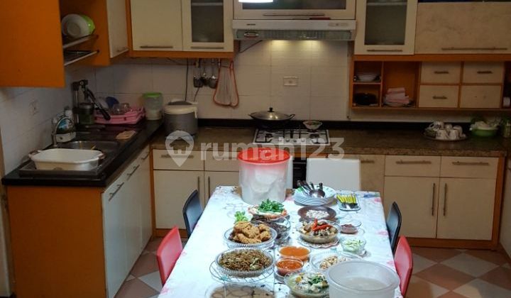  Dijual Rumah Mewah di Menanggal, Dekat Gayungsari dan Ahmad Yani 2