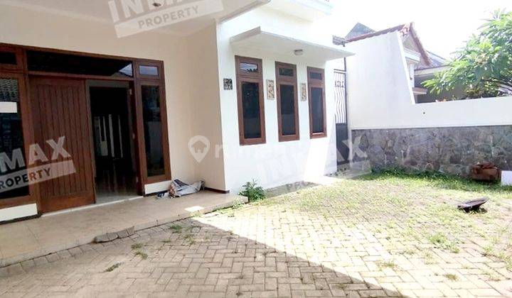 Rumah 2 Lantai Sangat Terawat Daerah Araya Malang Row Jalan Lebar 2